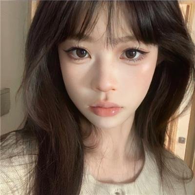 她似光芒举世无双